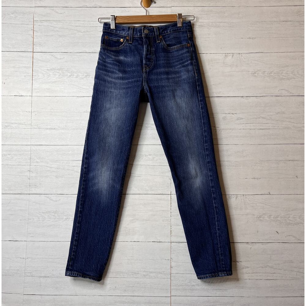 Levis Jeans Womens Size 25 Medium Wash Wedgie Button Fly Cotton Blend Denim
